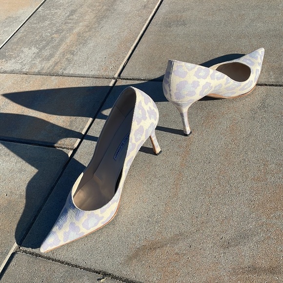 Manolo Blahnik Canvas Animal Print Pumps - Picture 4 of 11